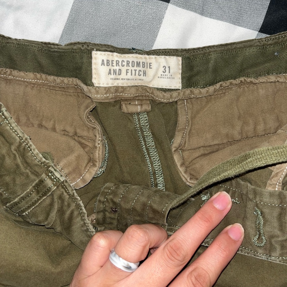 Men’s Abercrombie and Fitch Cargo Shorts Size 31